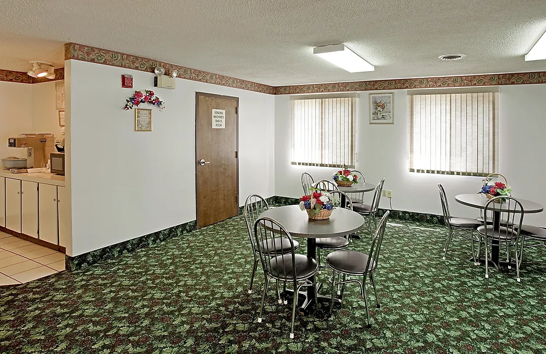 Americas Best Value Inn West Frankfort-1
