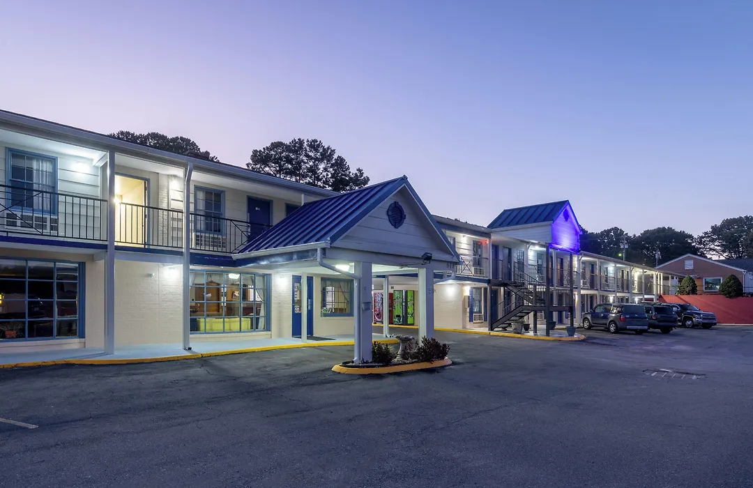 Days Inn By Wyndham Lincolnton-1