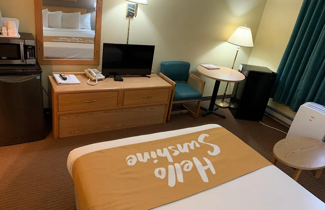 Days Inn By Wyndham Ocean Shores-1