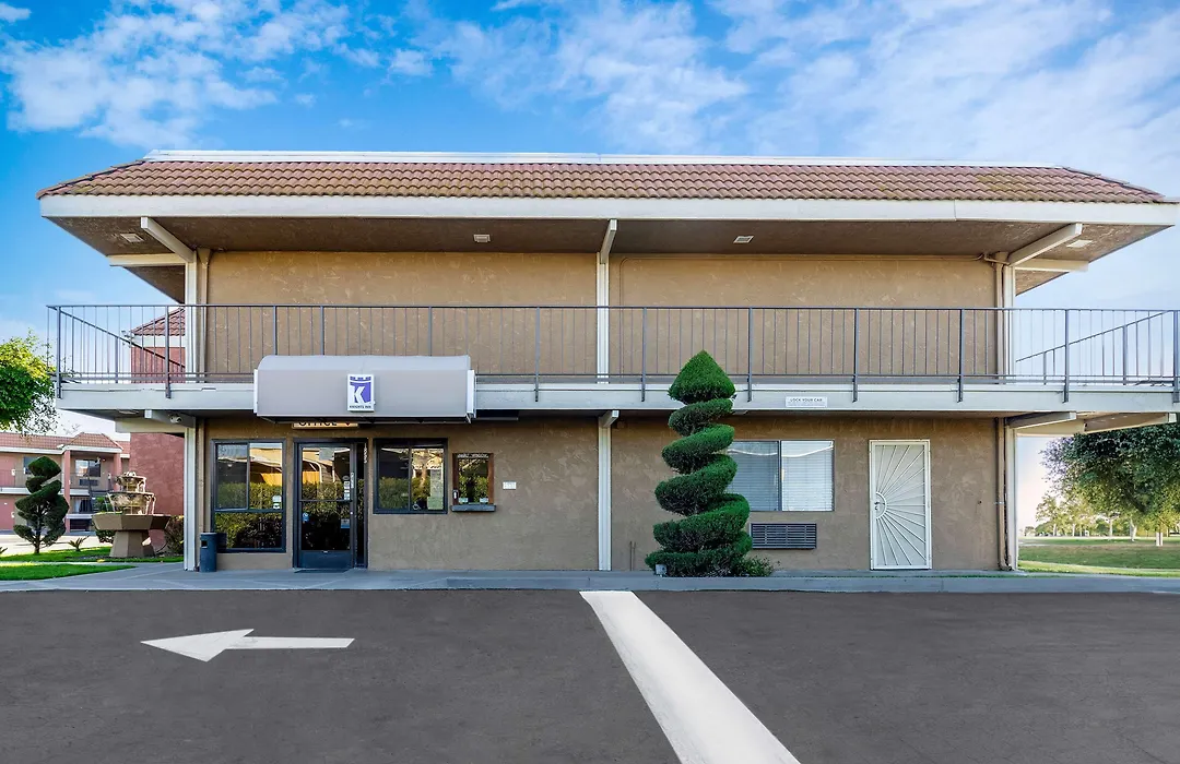 Knights Inn Madera-1