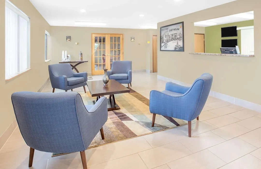 Super 8 By Wyndham East Moline-1