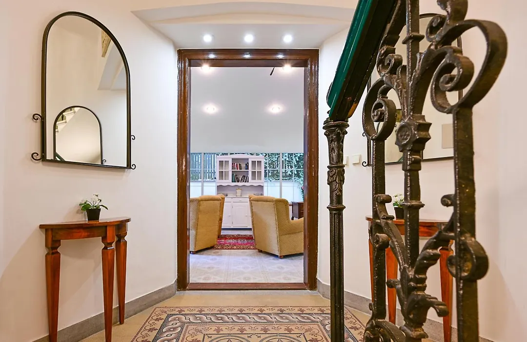 Hotel Mala Strana-1