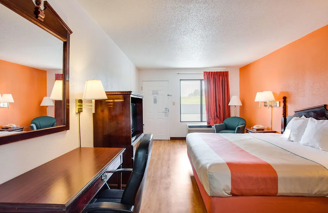 Motel 6-White House, Tn-1