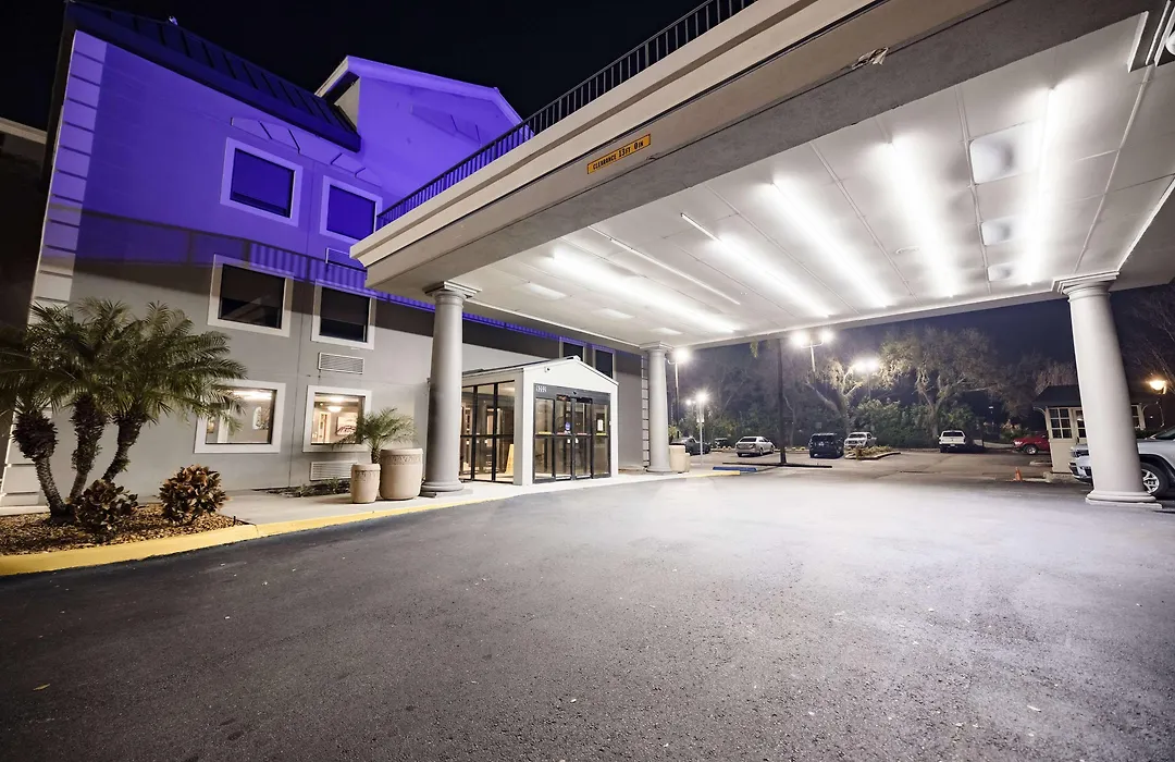 La Quinta Inn By Wyndham Tampa Near Busch Gardens-1