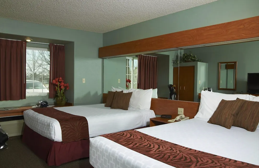 Monument Inn & Suites-1