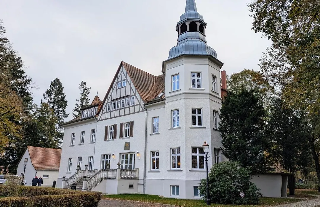 Hotel Schloss Sigrön-1