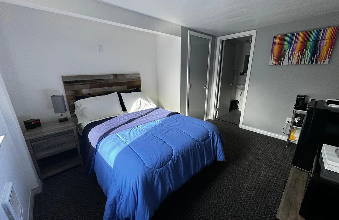 R3 Hotel Lgbtqia All Welcome Adults Only-1