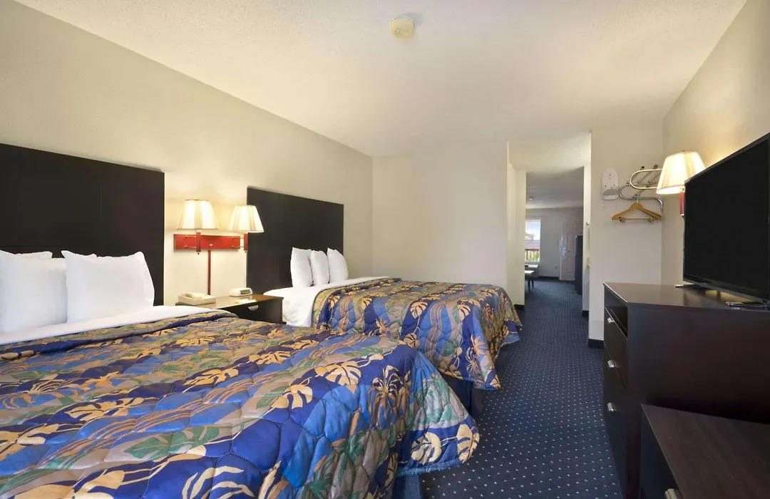 Days Inn By Wyndham Alma-1
