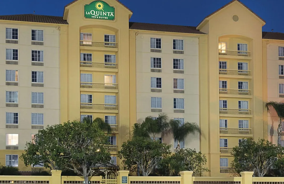 La Quinta Inn & Suites By Wyndham Ontario Airport-1