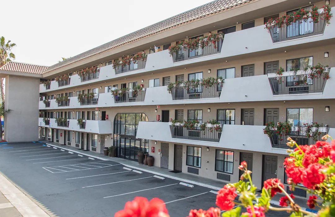 Ramada By Wyndham Oceanside-1