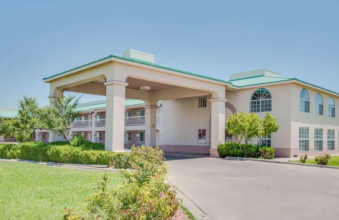 Days Inn By Wyndham Fort Stockton-1