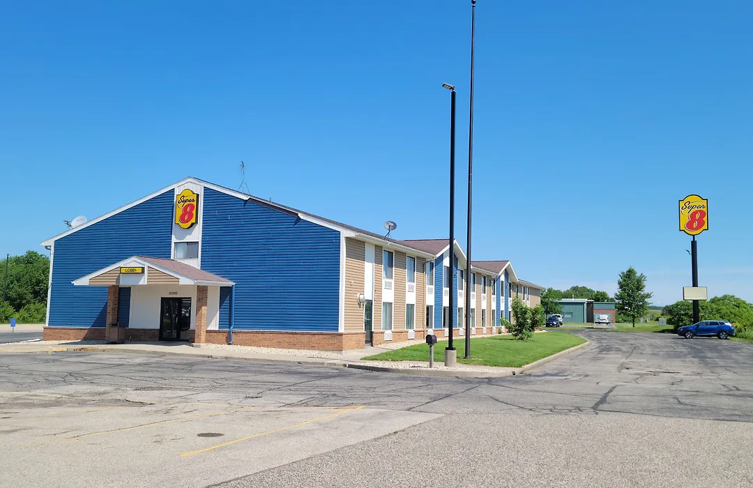 Super 8 By Wyndham Portage-1