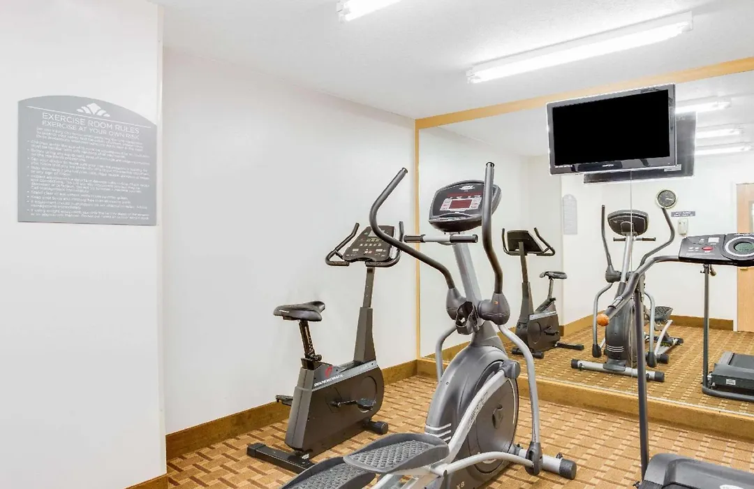 Surestay Hotel By Best Western Christiansburg Blacksburg-1