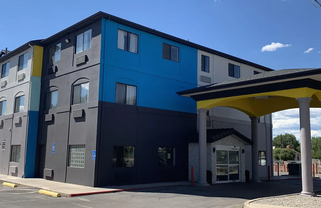 Days Inn By Wyndham Bernalillo-1