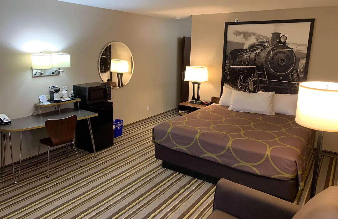 Super 8 By Wyndham Durango-1
