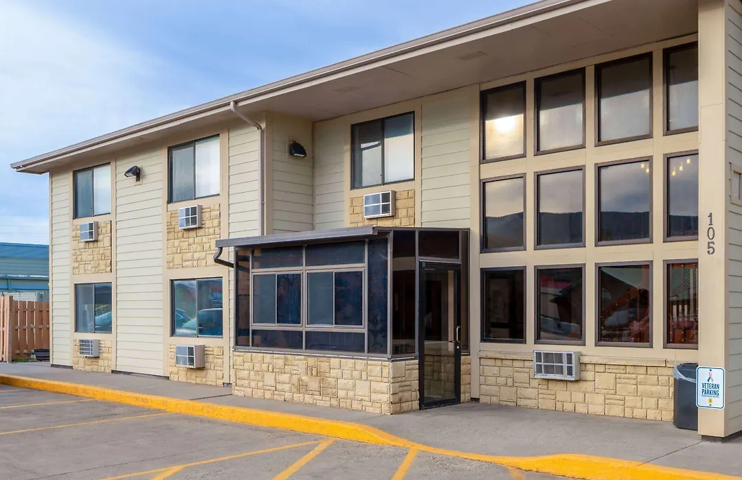 Super 8 By Wyndham Livingston Yellowstone-1
