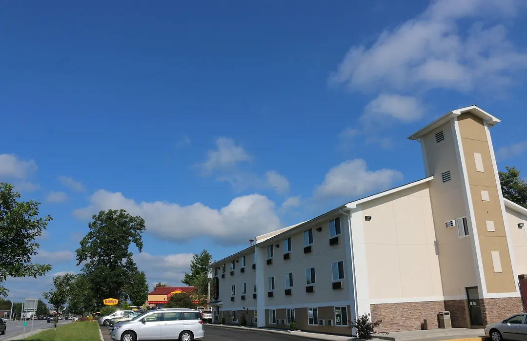 Super 8 By Wyndham Latham - Albany Airport-1