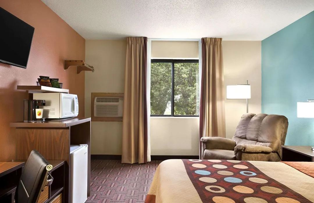 Super 8 By Wyndham Salem-1