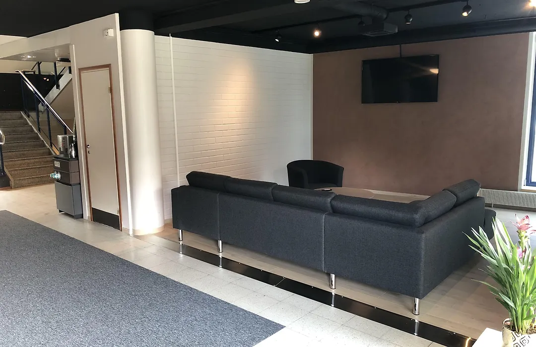 Pilot Airport Hotel-1