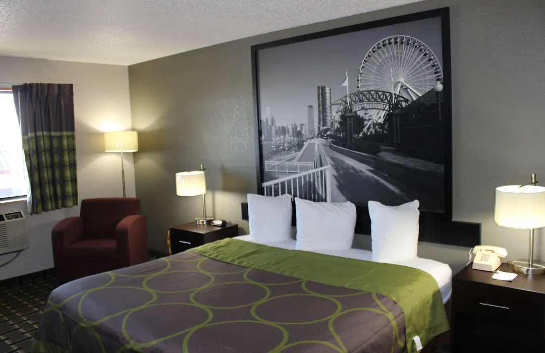 Super 8 Grand Rapids City Center-1