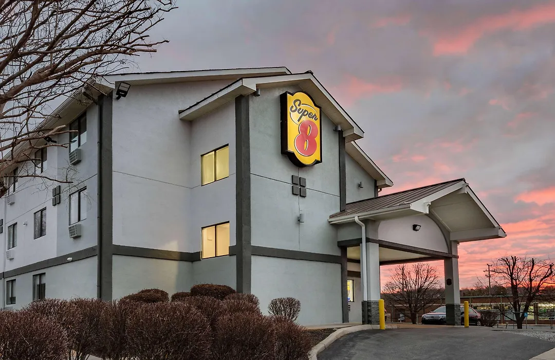 Super 8 By Wyndham Charlottesville-1