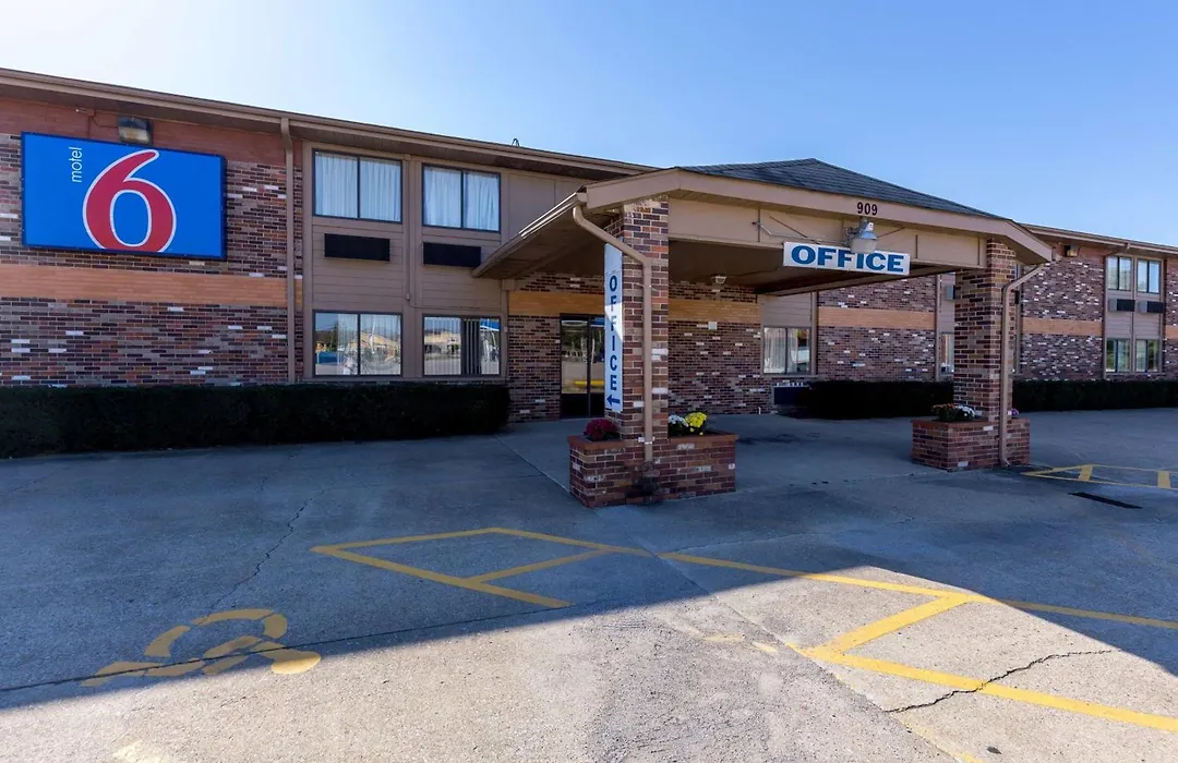 Motel 6-Troy, Il-1