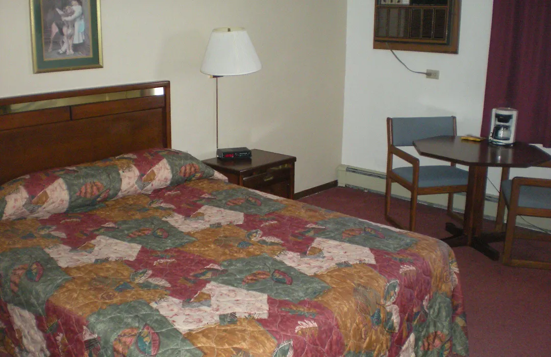 American Motel Waseca-1