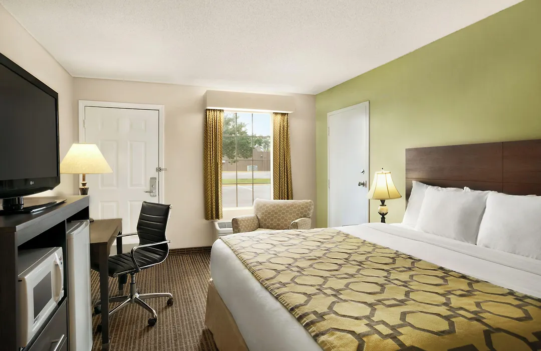 Baymont By Wyndham Kingsland-1