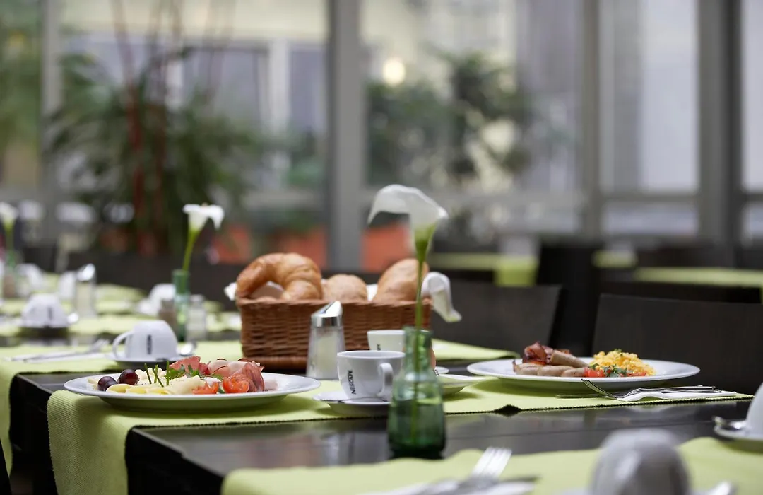 Intercityhotel Wien-1