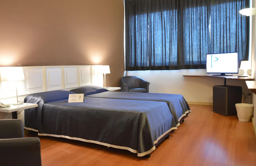 Hotel President-1