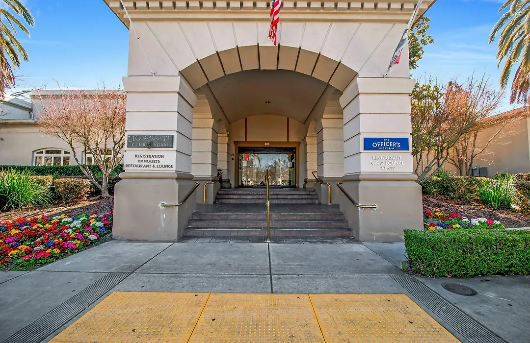 Lions Gate Hotel-1