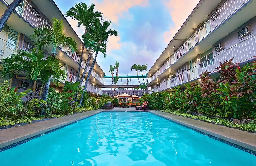Pacific Marina Inn Airport-1