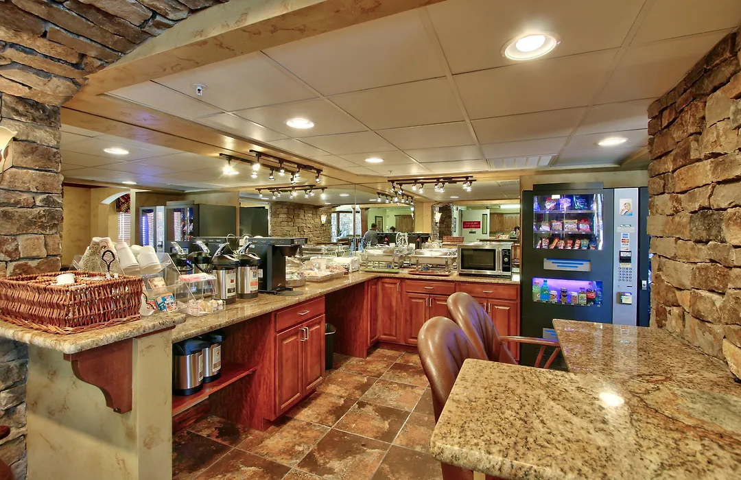 Mcm Elegante Suites (Adults Only)-1