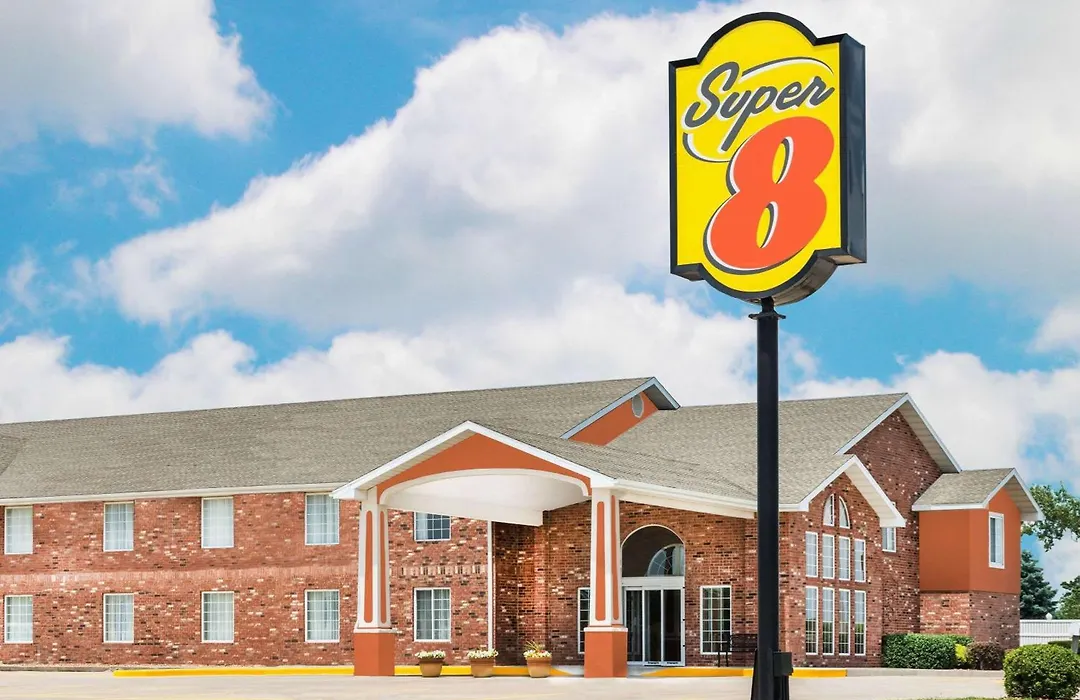 Super 8 By Wyndham Bolivar-1