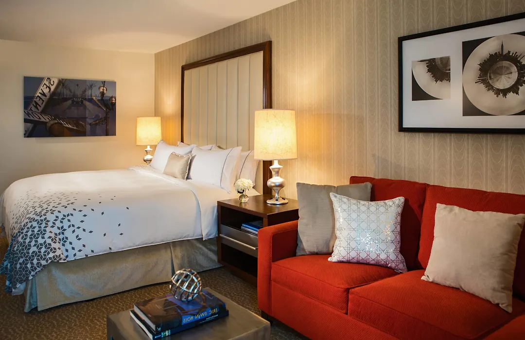 Renaissance Newark Airport Hotel-1