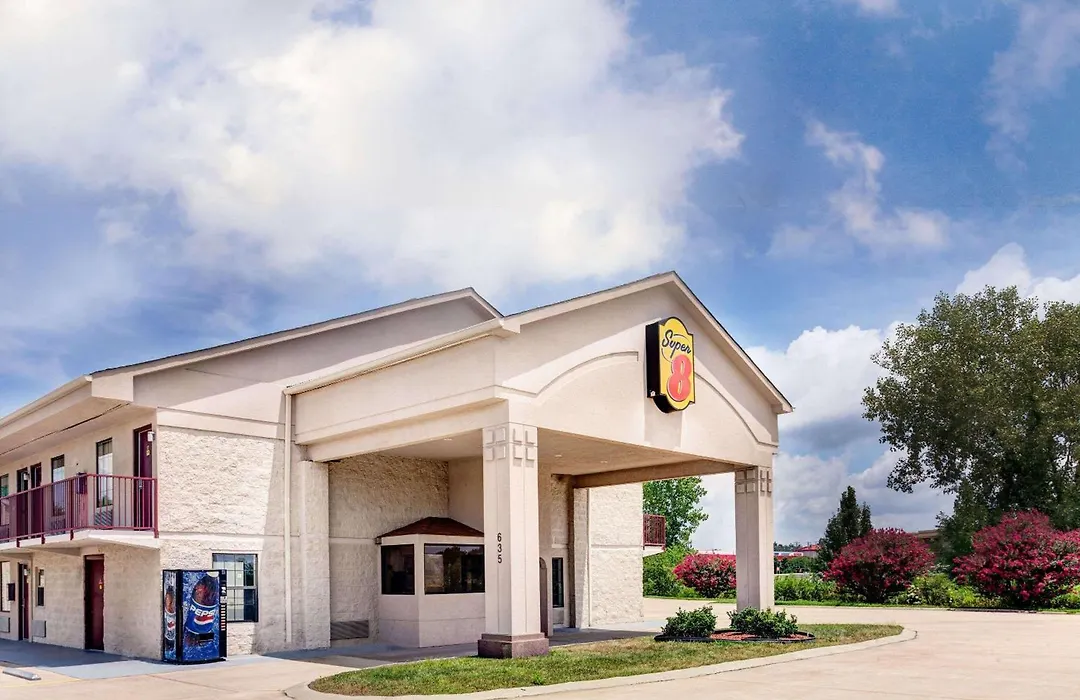 Super 8 By Wyndham Clarksville East-1