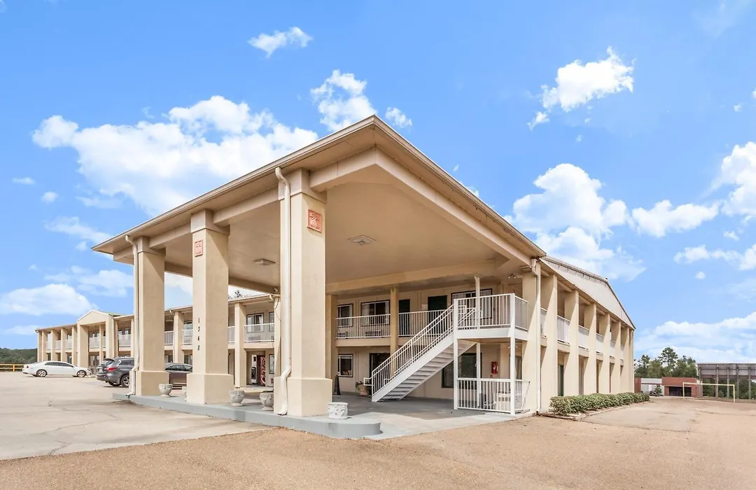 Super 8 By Wyndham Brookhaven-1
