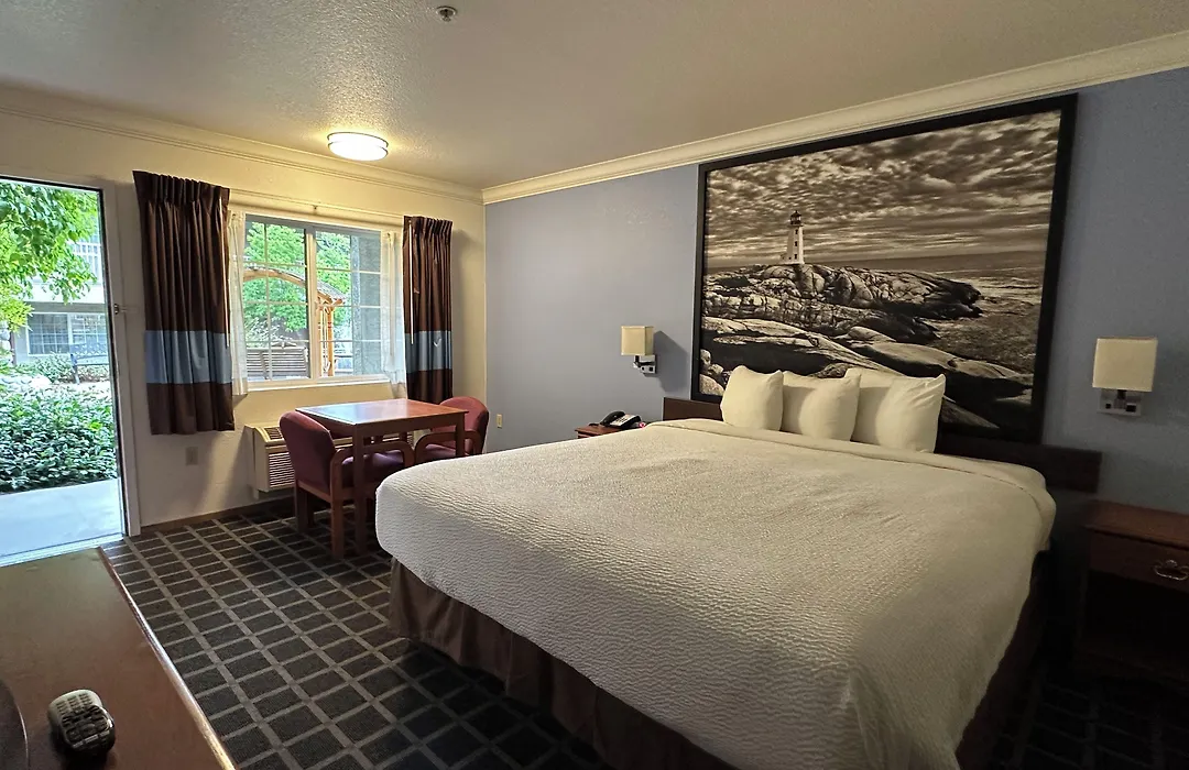 Creekside Inn & Suites-1