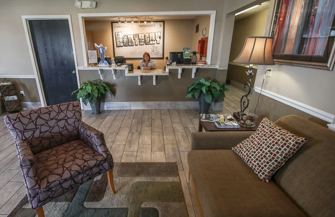 Super 8 By Wyndham Somerset-1