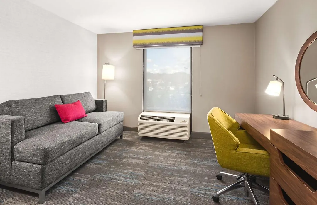Hampton Inn Seekonk-1