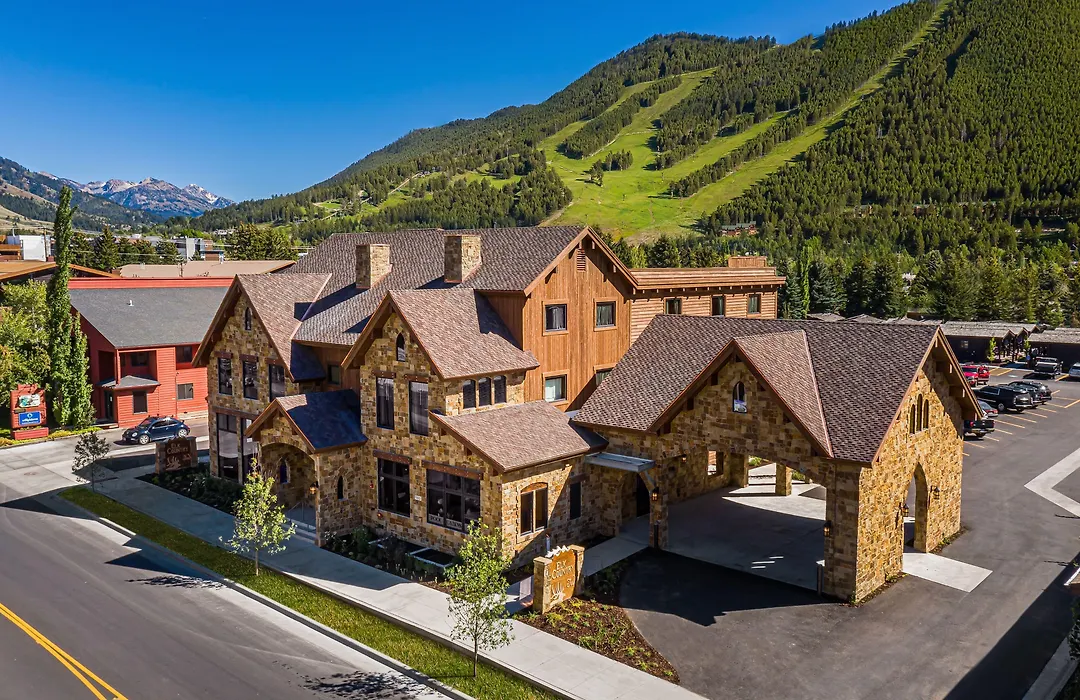 Elk Country Inn-1