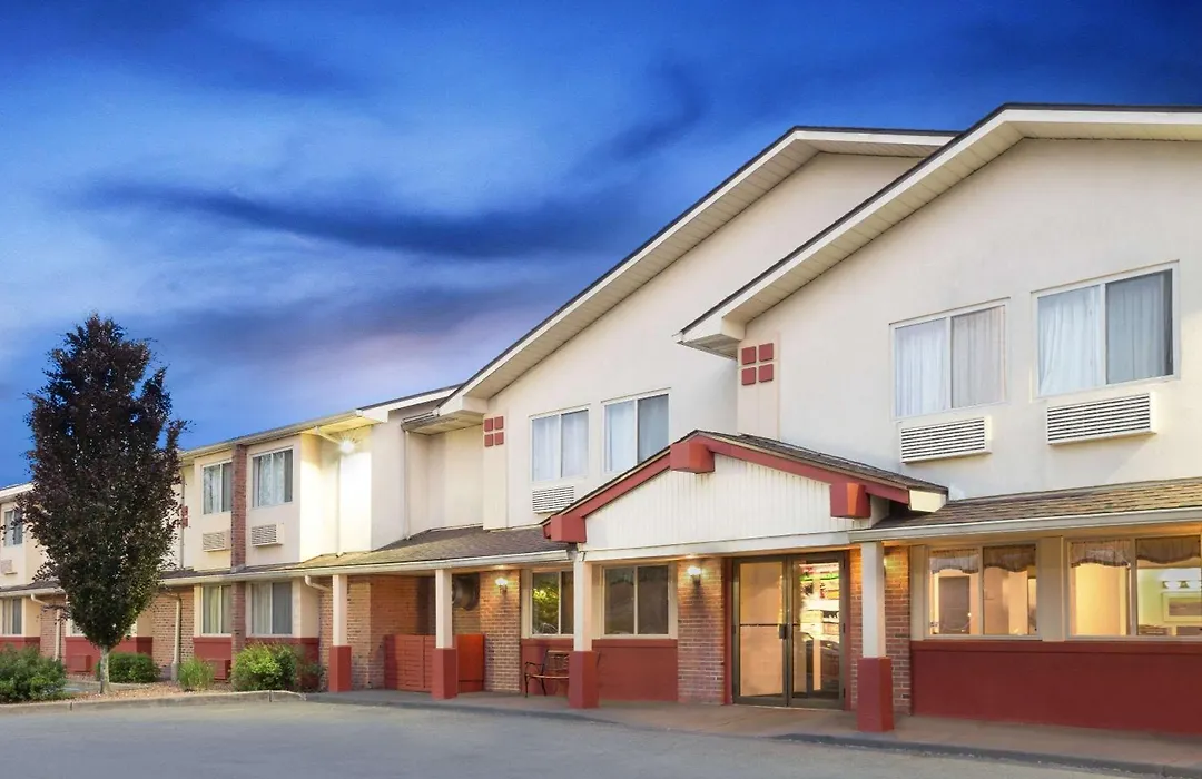 Super 8 By Wyndham Kingston-1