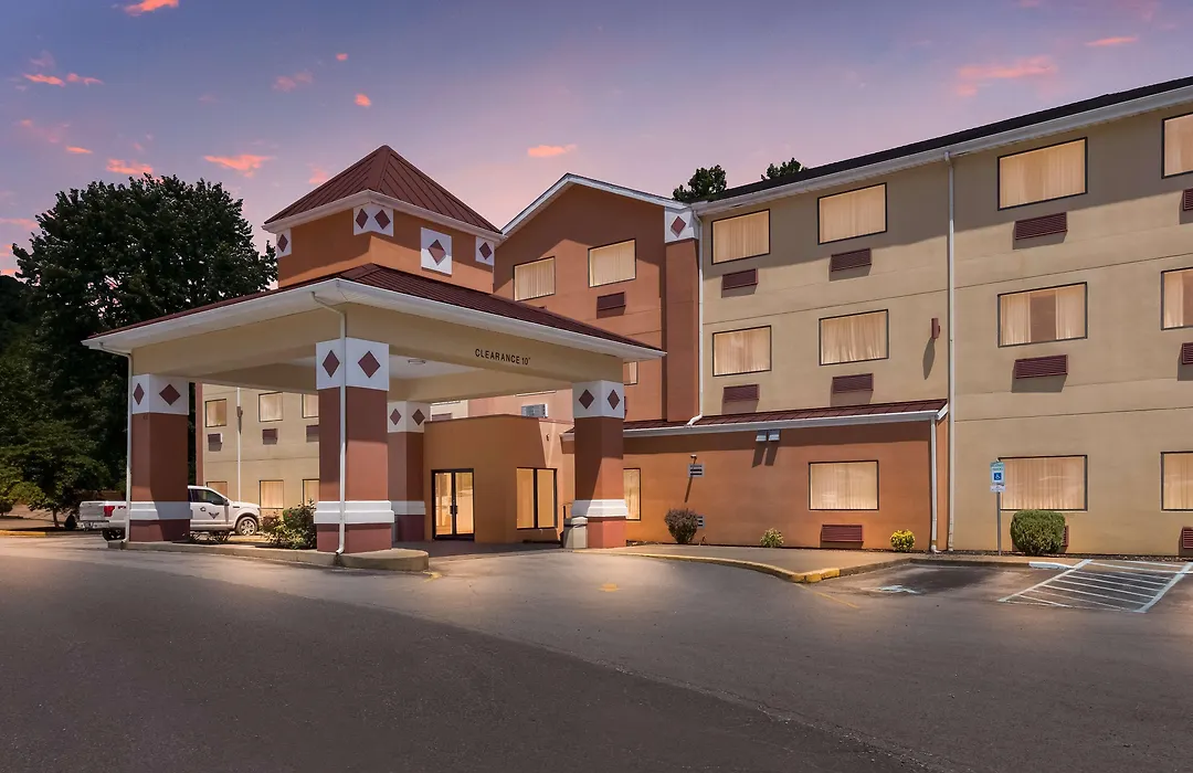 Best Western Logan Inn-1