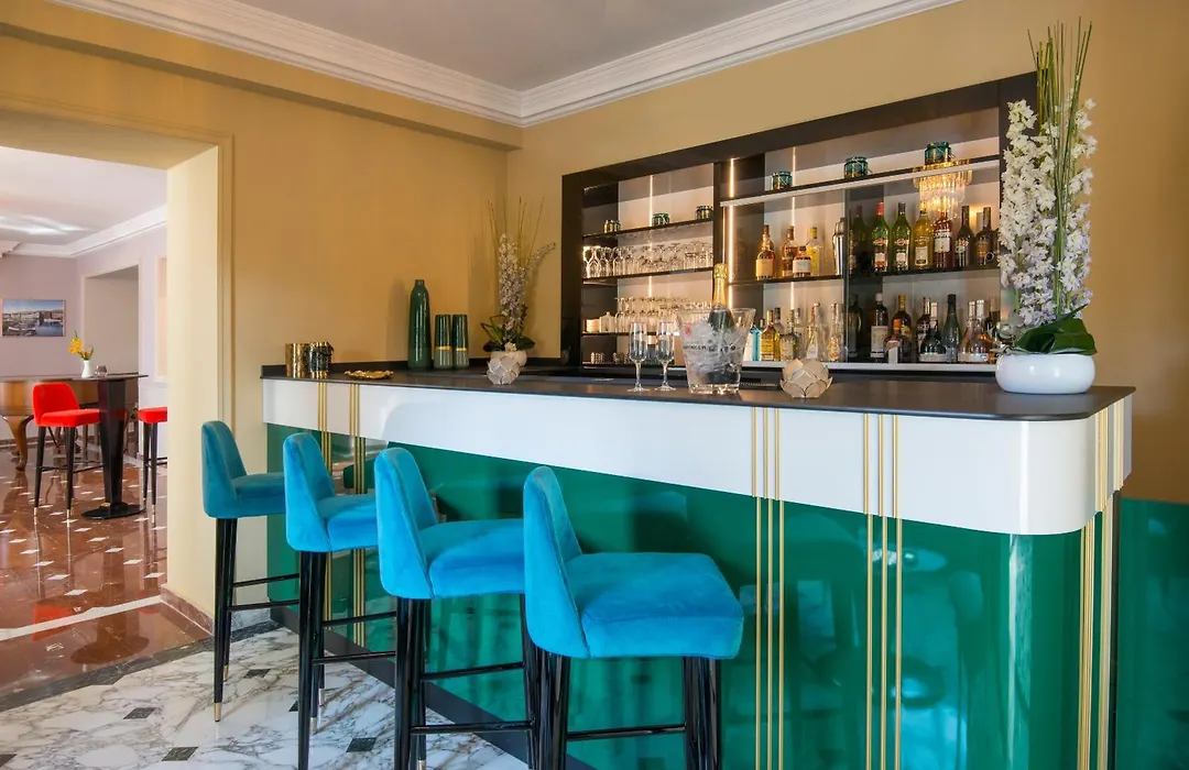 Hotel Carlton-1