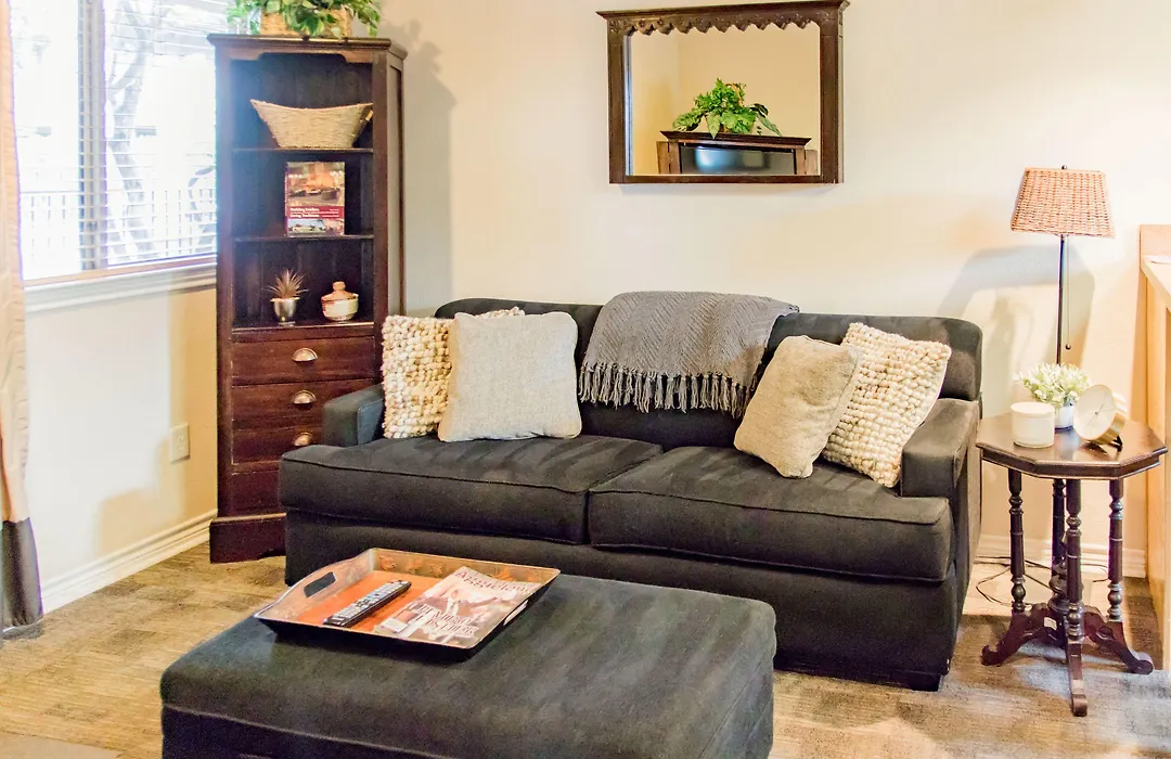 Vineyard Court Designer Suites Hotel-1
