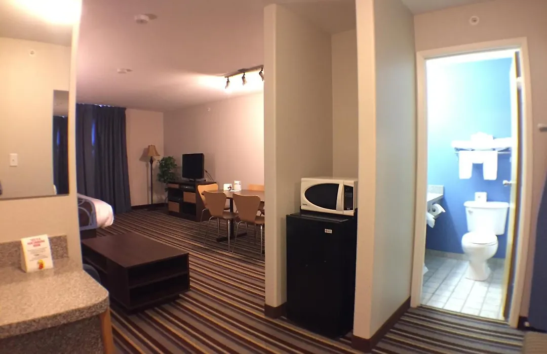 Super 8 By Wyndham Fort Frances-1