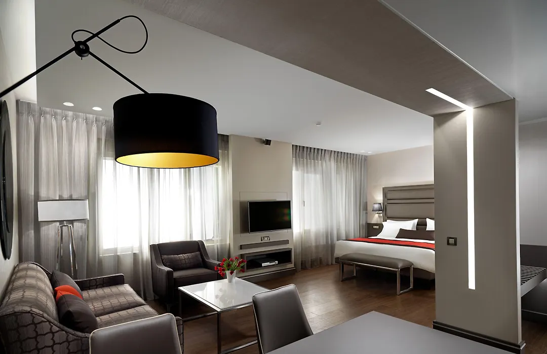 Holiday Suites-1