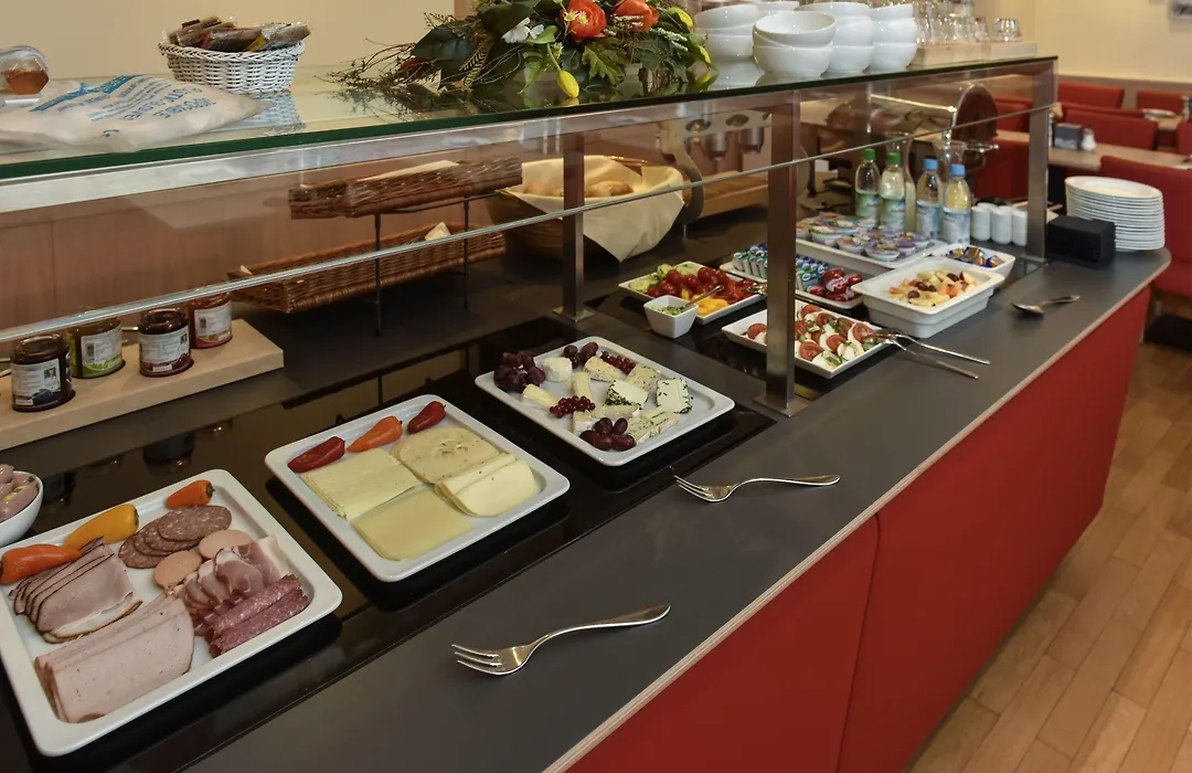 Hotel ADRIA München-1