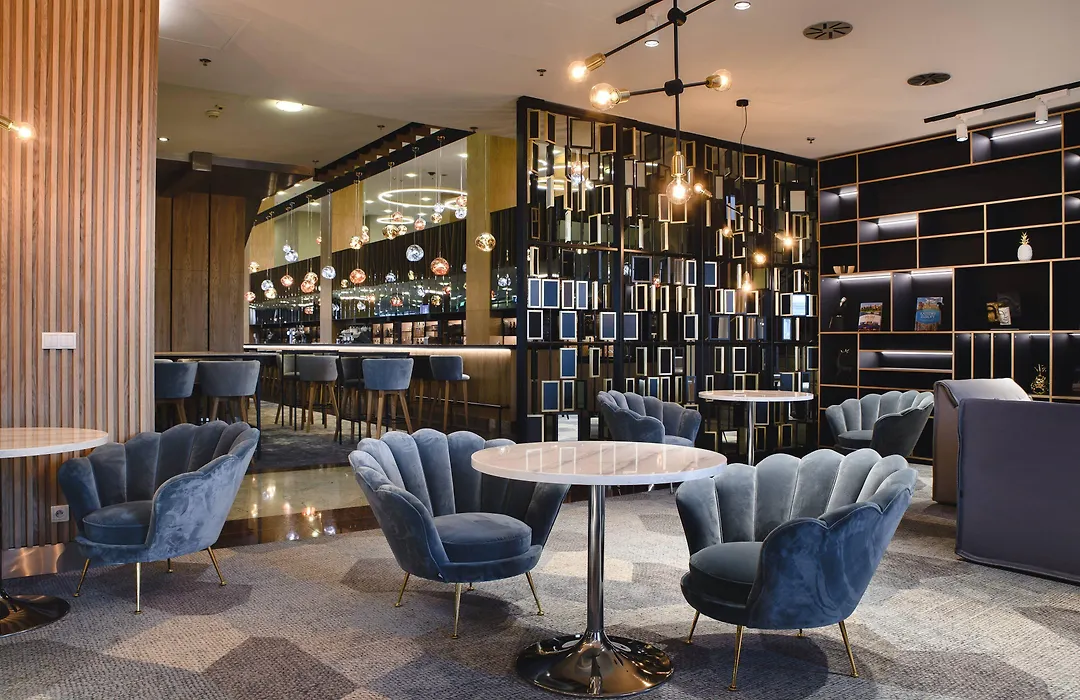 Courtyard By Marriott Warsaw Airport-1