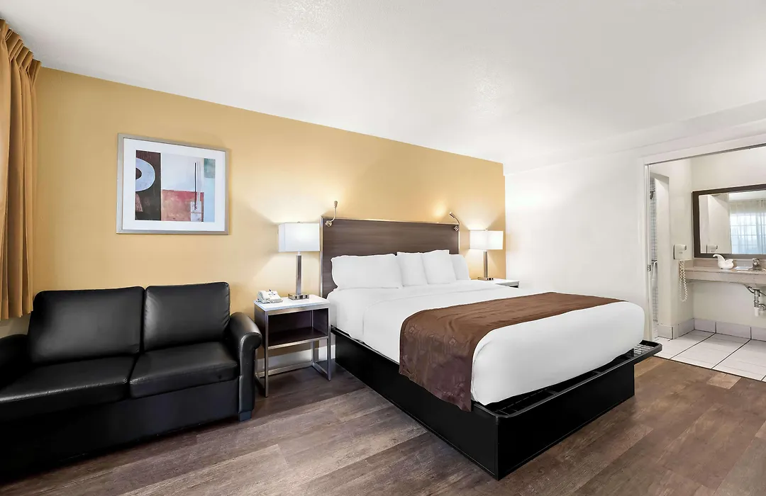 Americas Best Value Inn And Suites Flagstaff-1